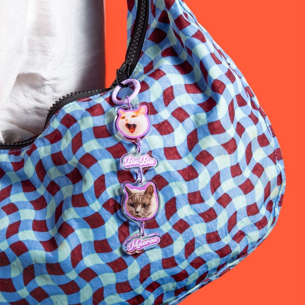 Custom Multi-Pet Portrait Acrylic Keychain – Vertical